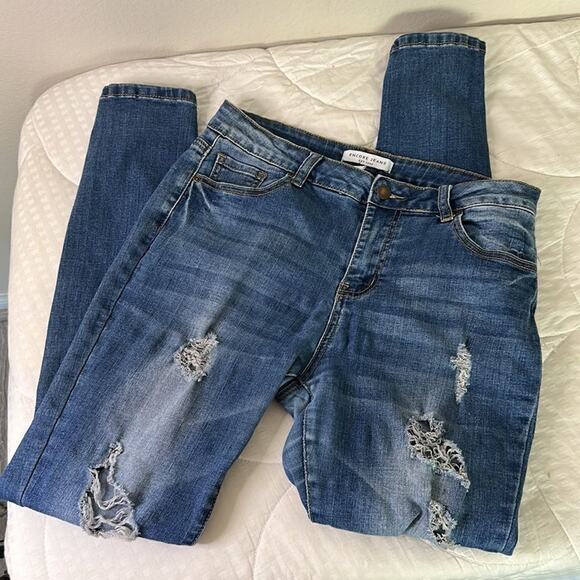 Encore Jeans Women's destructed high rise stretch skinny jeans. Size 11 - Picture 5 of 16